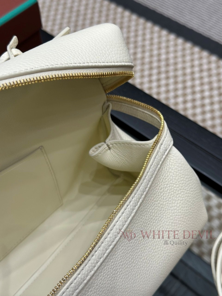 하얀악마 레플리카 로로피아나 가방 (8).jpg