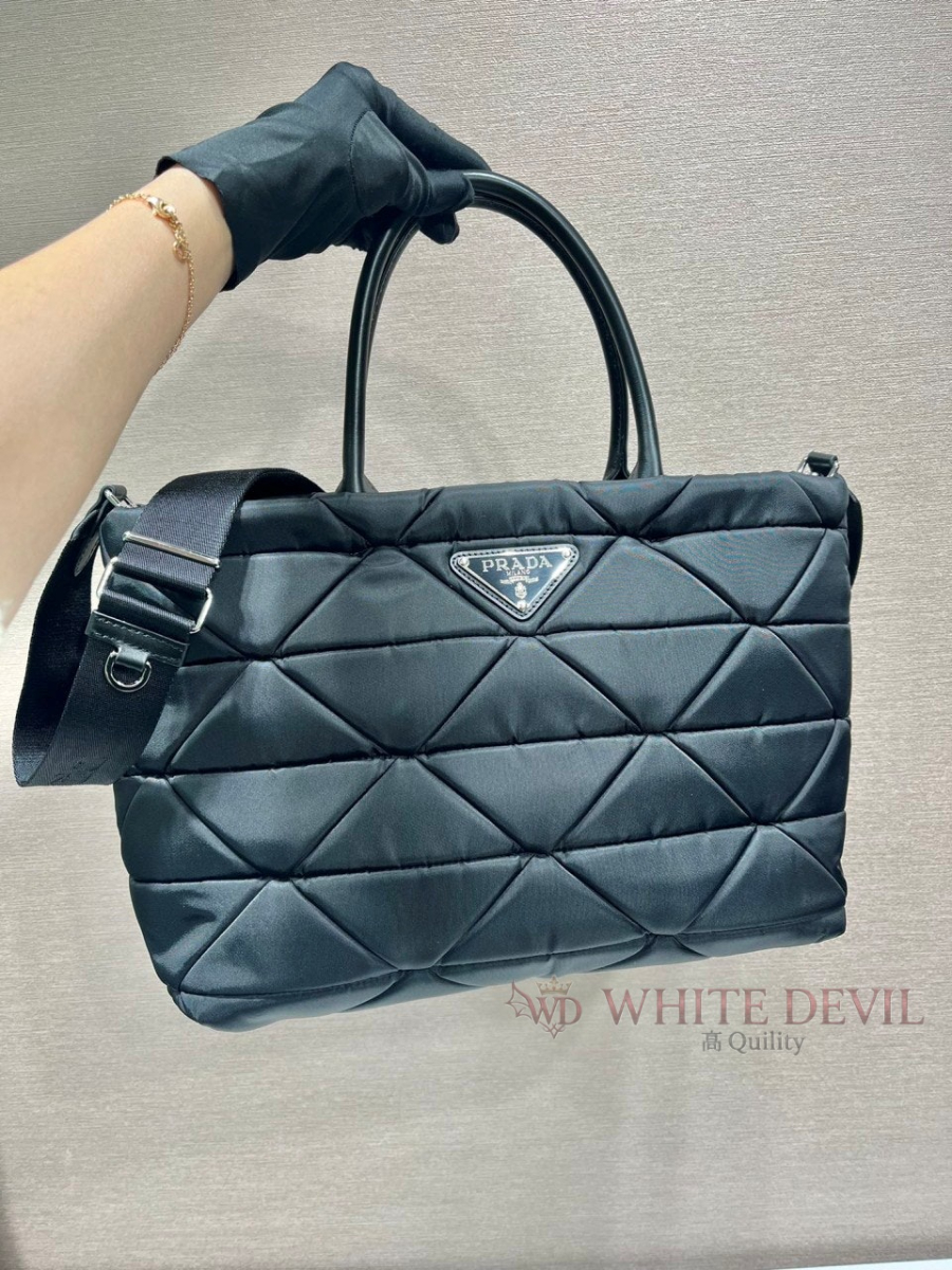 하얀악마 레플리카 프라다 가방 (1).jpg