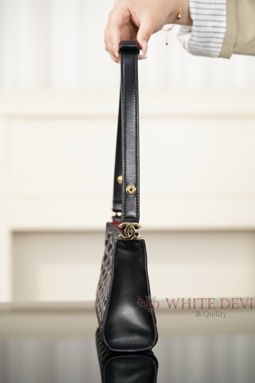 하얀악마 레플리카 샤넬 호보백 (8).jpg