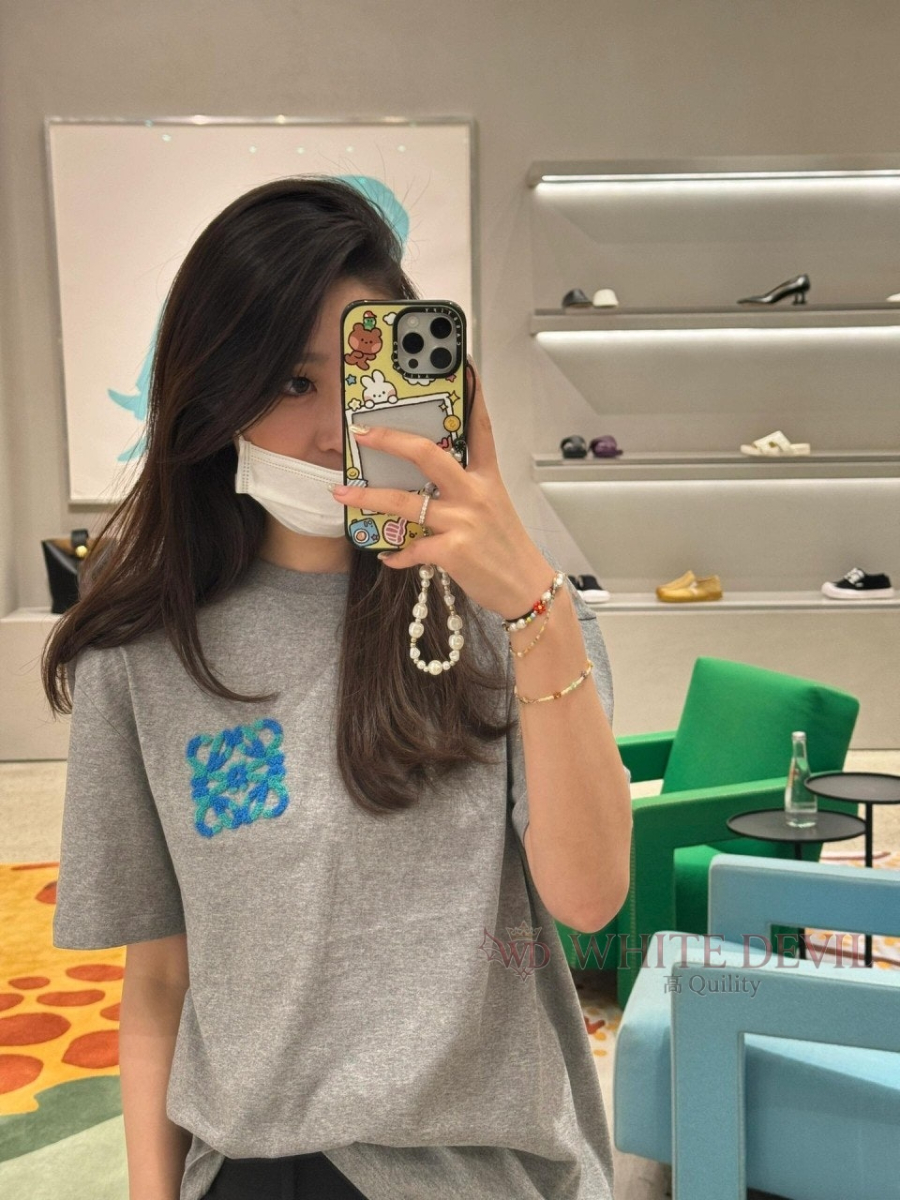 하얀악마 레플리카 로에베 반팔 (2).jpg