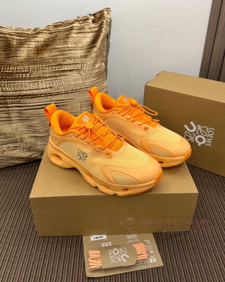 하얀악마 로에베 운동화 (2).jpg