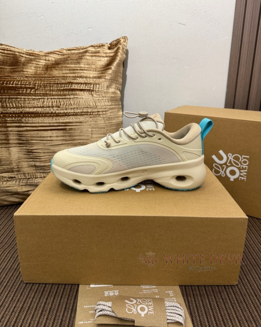 하얀악마 로에베 운동화 (11).jpg