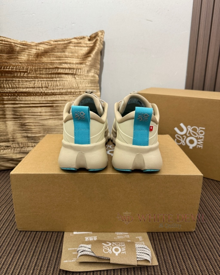 하얀악마 로에베 운동화 (12).jpg