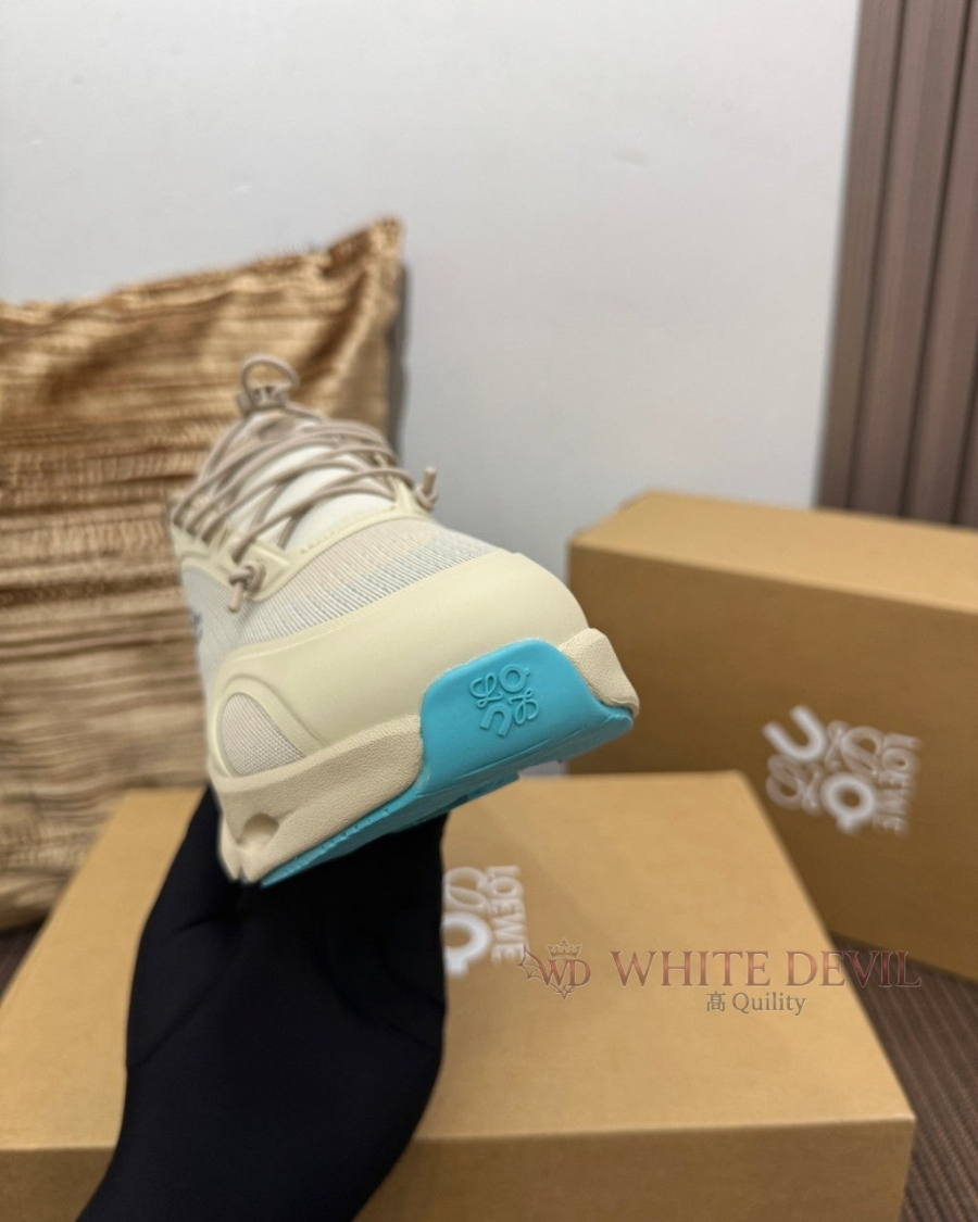 하얀악마 로에베 운동화 (16).jpg