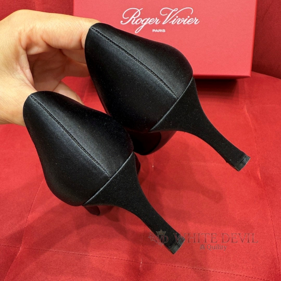 하얀악마 로저비비에 구두 (18).jpg