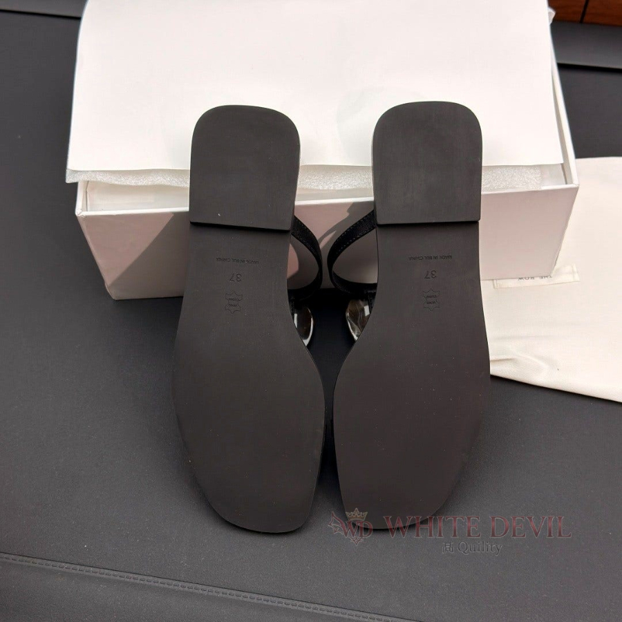 하얀악마 레플리카 더로우 슬리퍼 (11).jpg