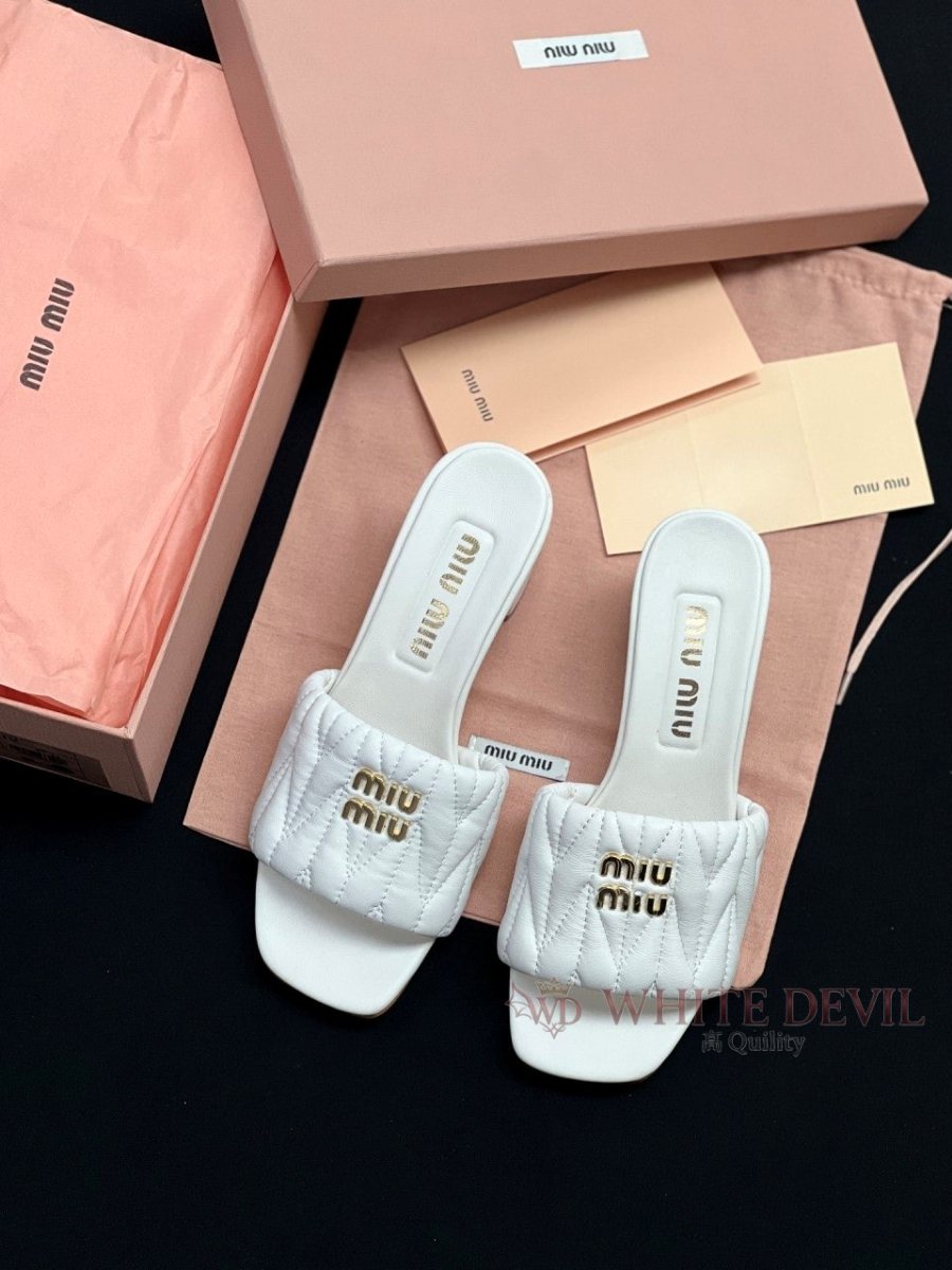 하얀악마 레플리카 미우 슬리퍼 (2).jpg
