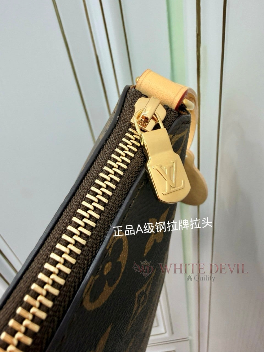 하얀악마 이미테이션 루이 숄더백 (11).jpg