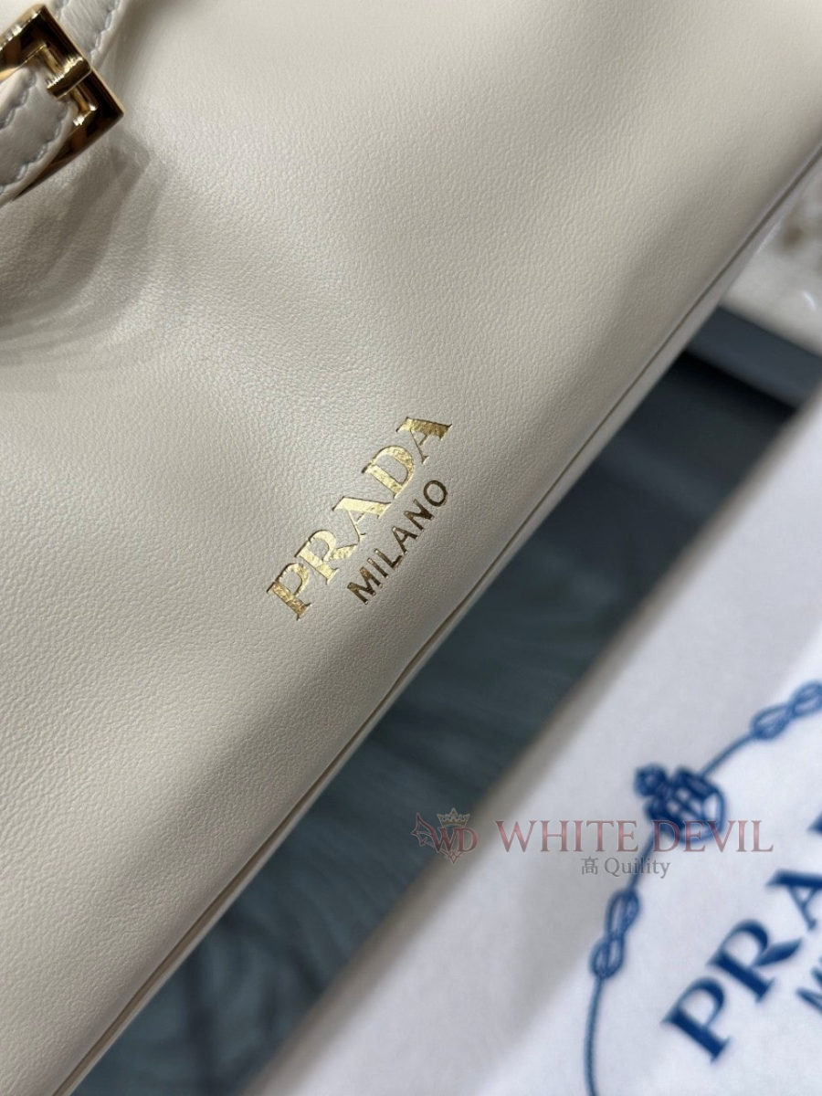 하얀악마 이미테이션 프라다 핸드백 (8).jpg