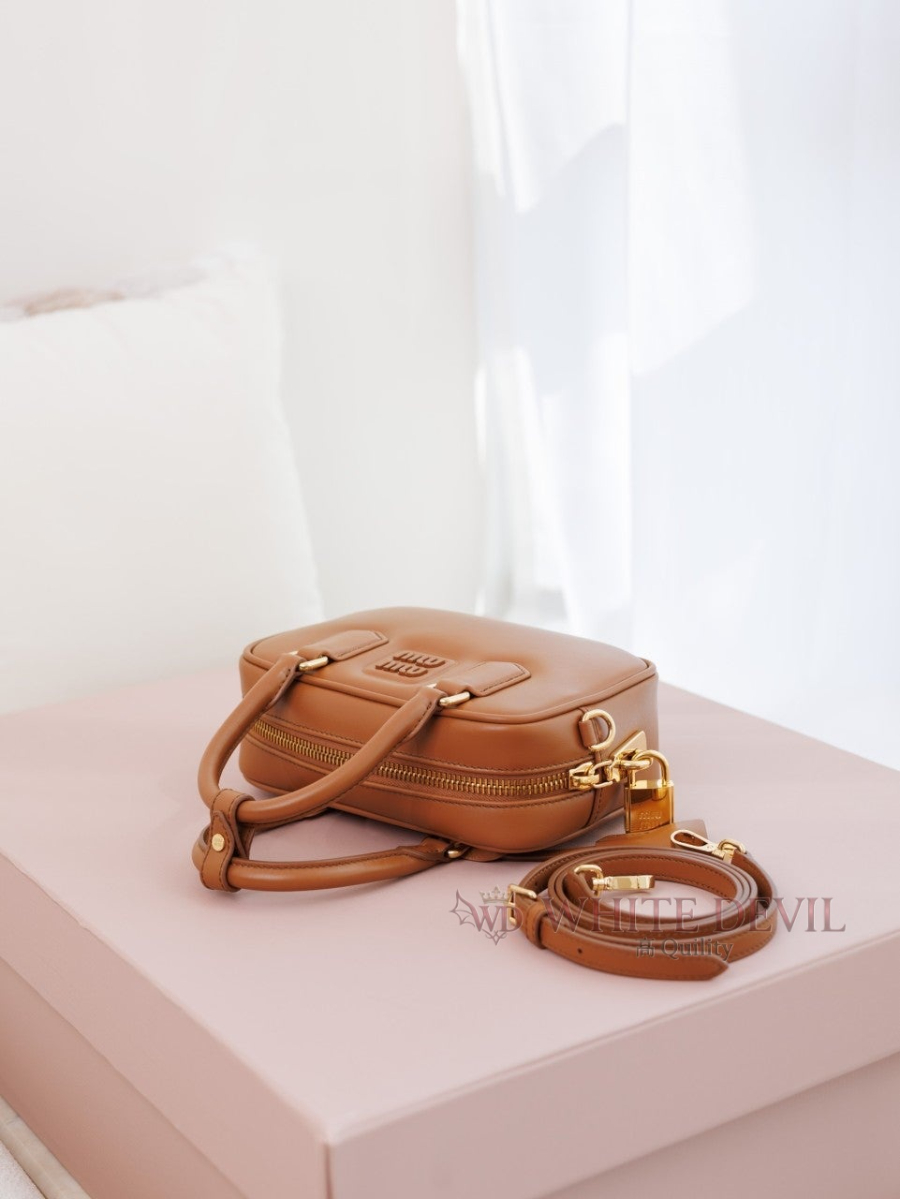 하얀악마 이미테이션 미우 아르카디 (6).jpg