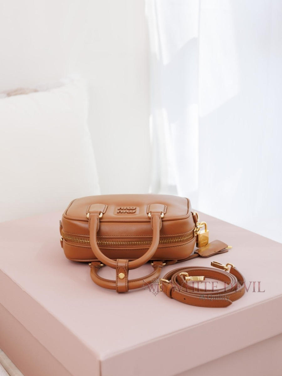 하얀악마 이미테이션 미우 아르카디 (5).jpg