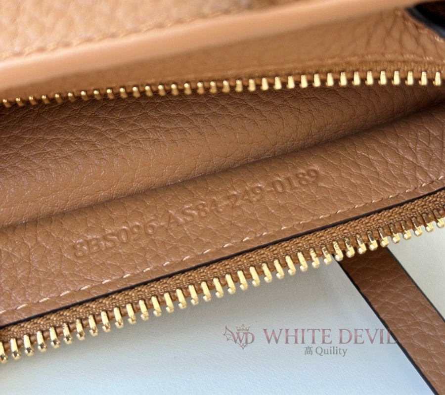 하얀악마 이미테이션 펜디 롤백 (8).jpg