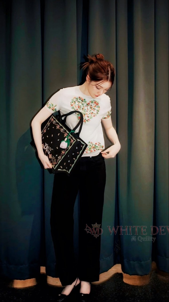 하얀악마 이미테이션 디올 니트 (1).jpg