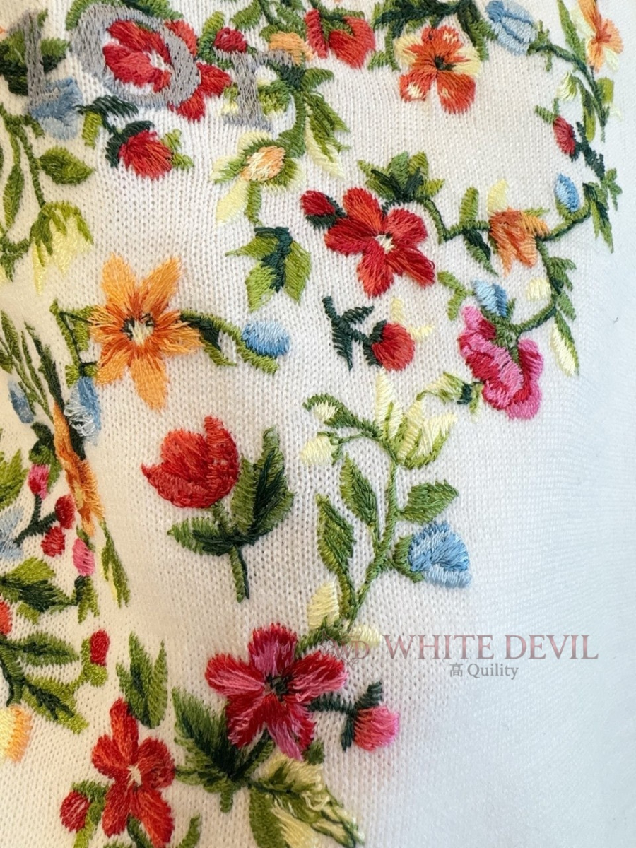 하얀악마 이미테이션 디올 니트 (11).jpg