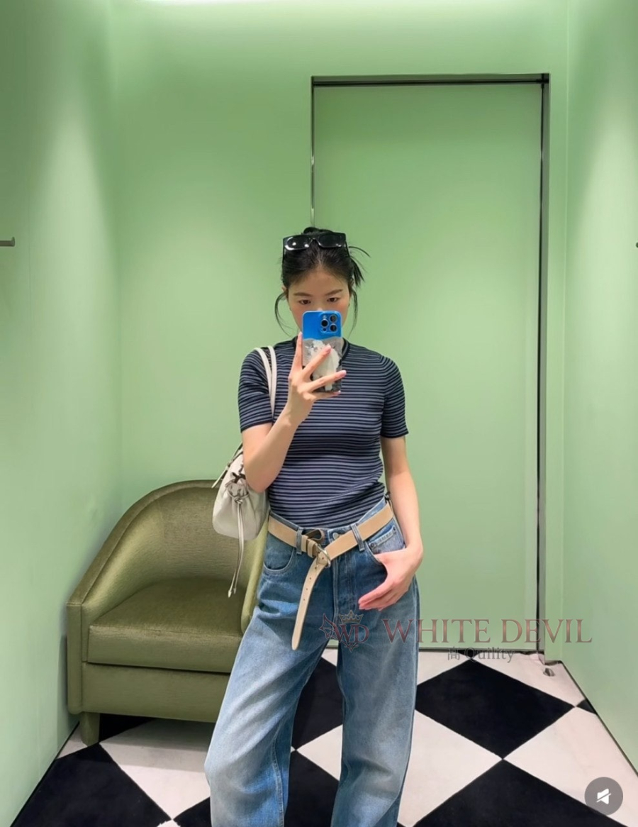 하얀악마 이미테이션 프라다 니트 (1).jpg