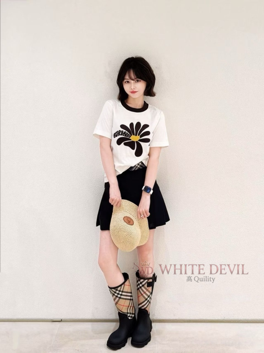 하얀악마 레플리카 버버리 반팔티 (1).jpg