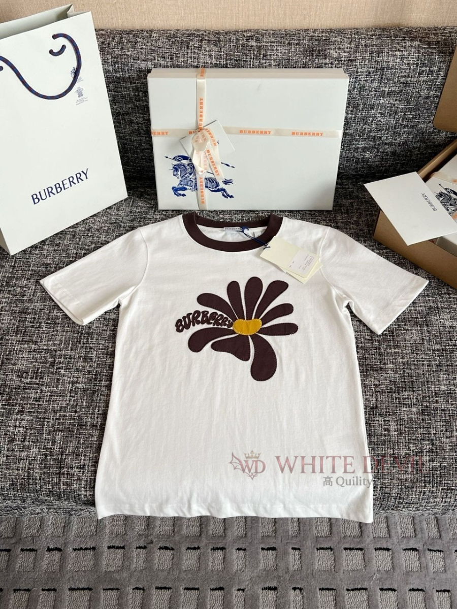 하얀악마 레플리카 버버리 반팔티 (12).jpg