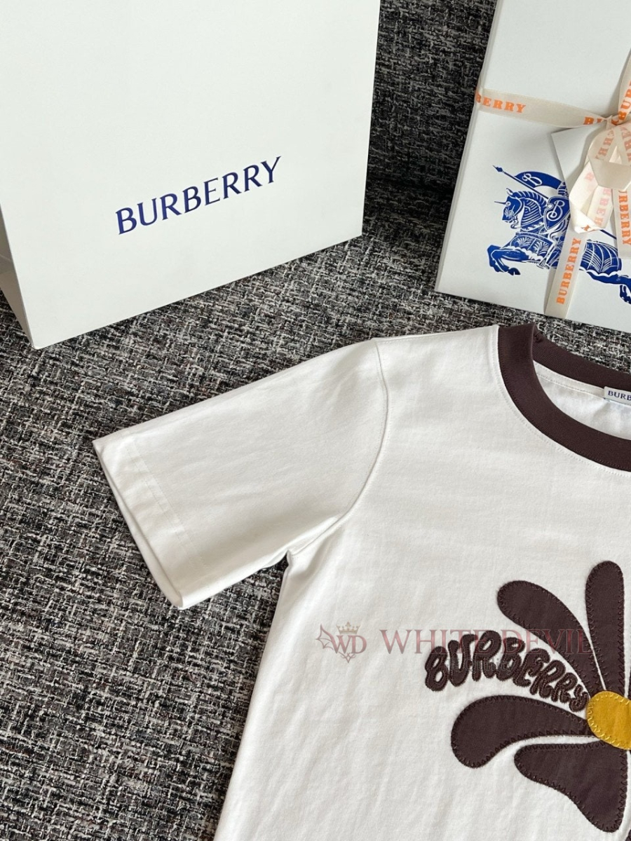 하얀악마 레플리카 버버리 반팔티 (14).jpg