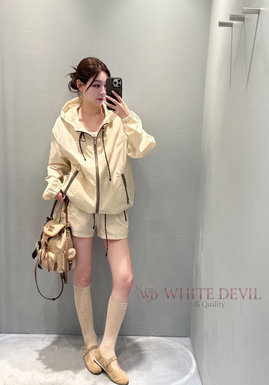 하얀악마 레플리카 미우 점퍼 (2).jpg