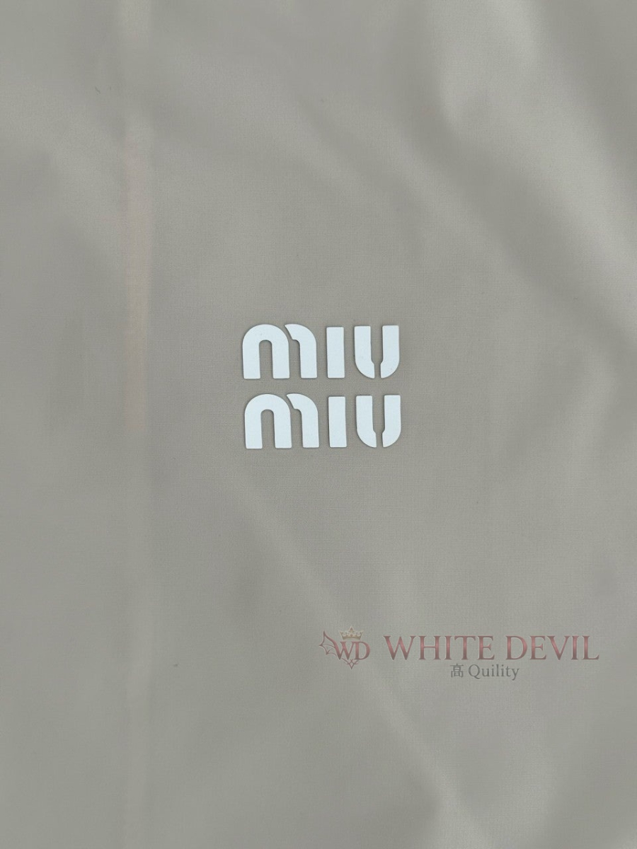 하얀악마 레플리카 미우 점퍼 (15).jpg
