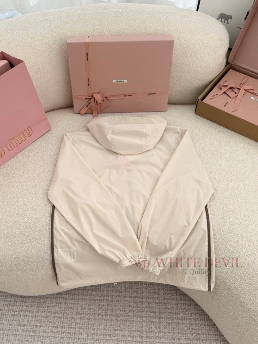 하얀악마 레플리카 미우 점퍼 (13).jpg