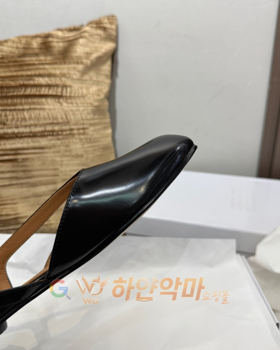 하얀악마 이미테이션 마르지엘라 샌들 (13).jpg