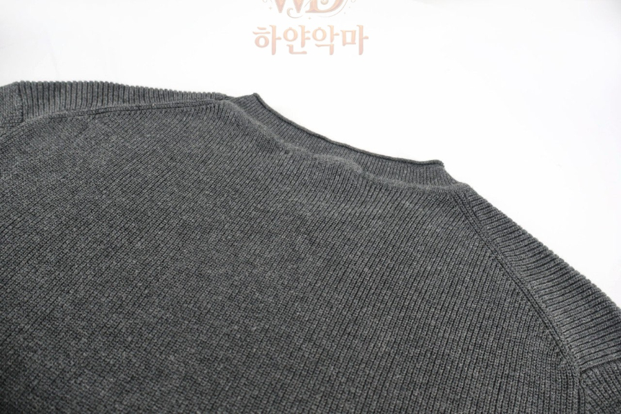 쿠치넬리-레플리카-반팔니트-11.jpg