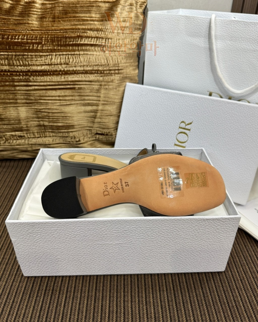 디올-통급-슬리퍼-추천-12.jpg