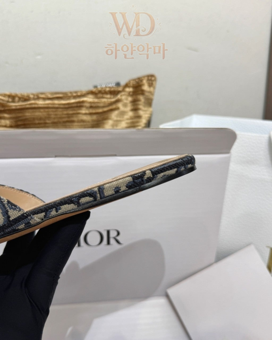 디올-보우-슬리퍼-15.jpg
