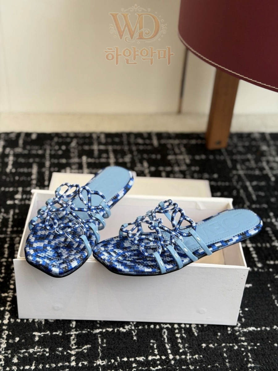 로에베-신상-슬리퍼-추천-3.jpg