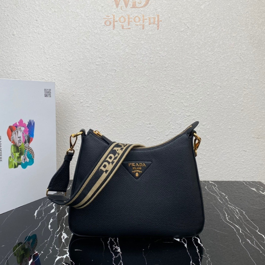 프라다-숄더백-명품-1.jpg