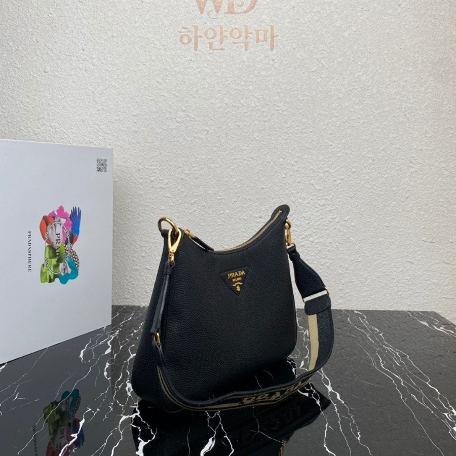 프라다-숄더백-명품-3.jpg
