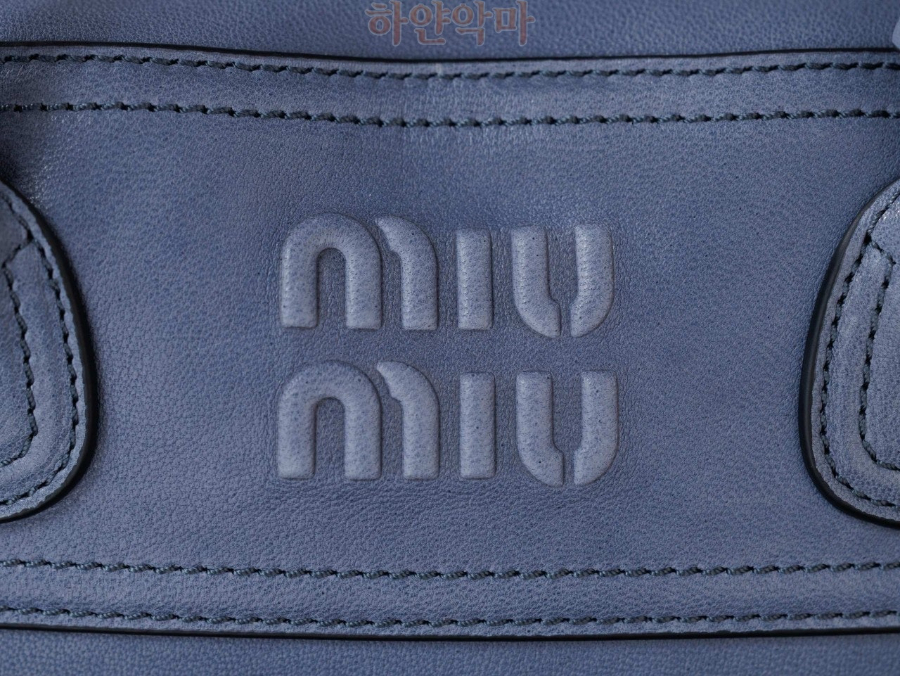 미우미우-비방-토트백-가방추천-14.jpg
