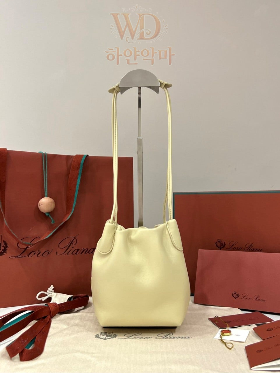 로로피아나-가방추천-버킷백-후기-3.jpg