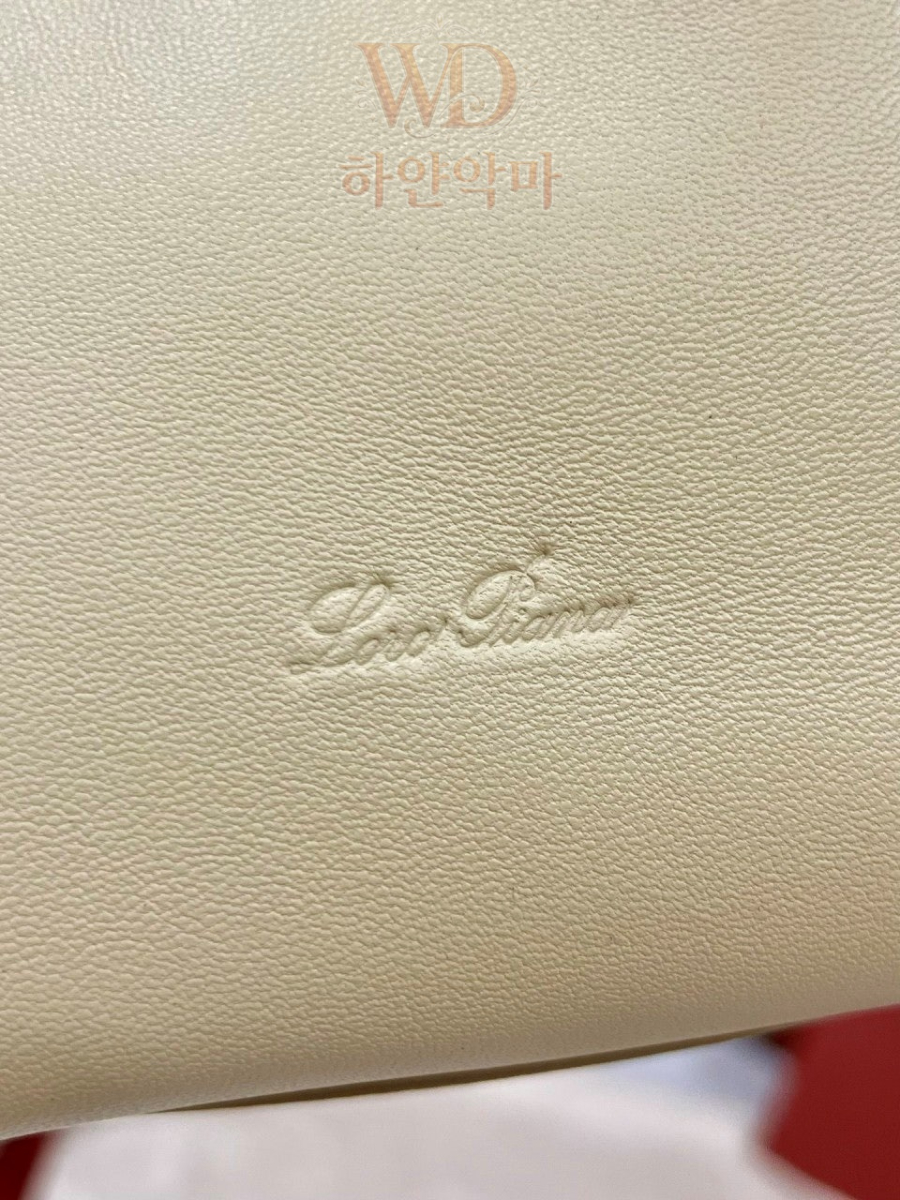 로로피아나-가방추천-버킷백-후기-5.jpg