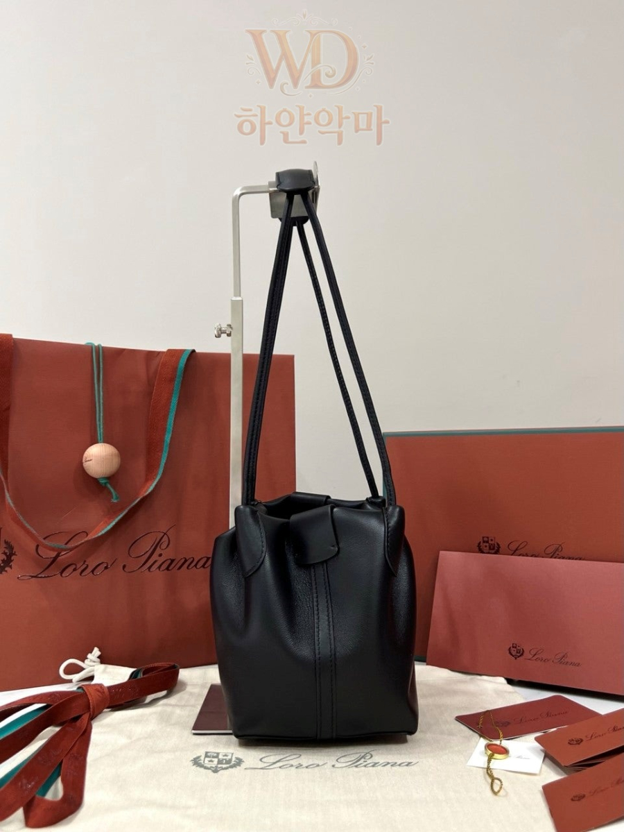 로로피아나-명품가방-추천-버킷백-4.jpg