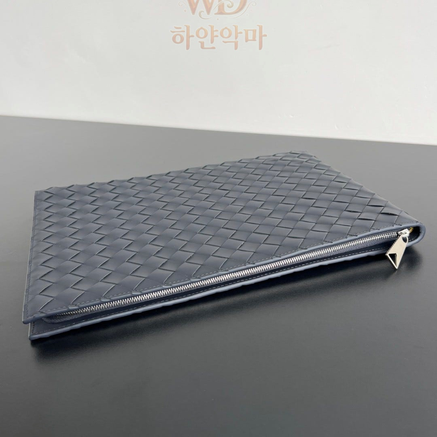 보테가-클러치백-추천-2.jpg