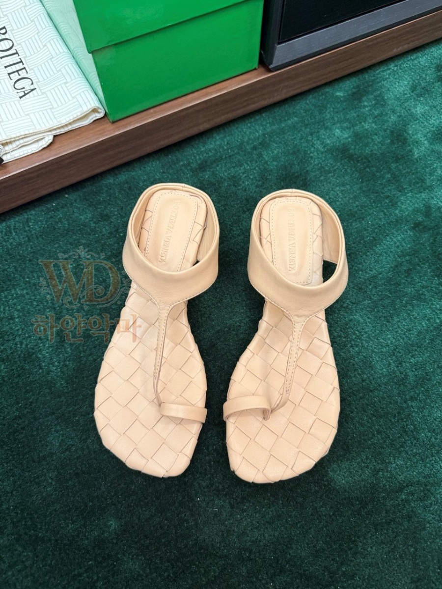 보테가베네타조리슬리퍼-하얀악마-5.jpg
