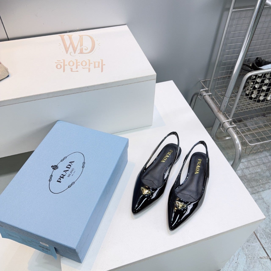 프라다2026신상-플랫샌들-하얀악마-12.jpg