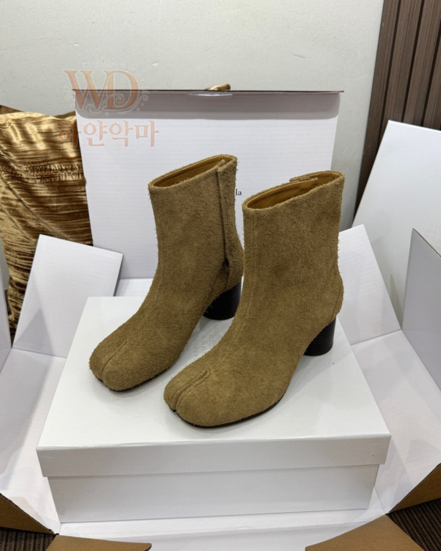메종마르지엘라부츠-하얀악마-4.jpg