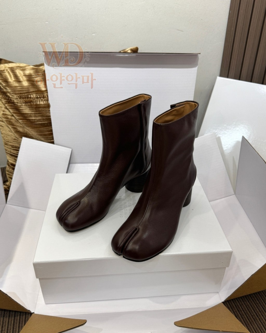 메종마르지엘라부츠-하얀악마-7.jpg