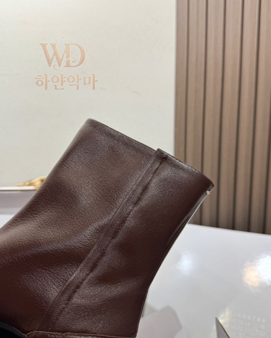 메종마르지엘라부츠-하얀악마-18.jpg
