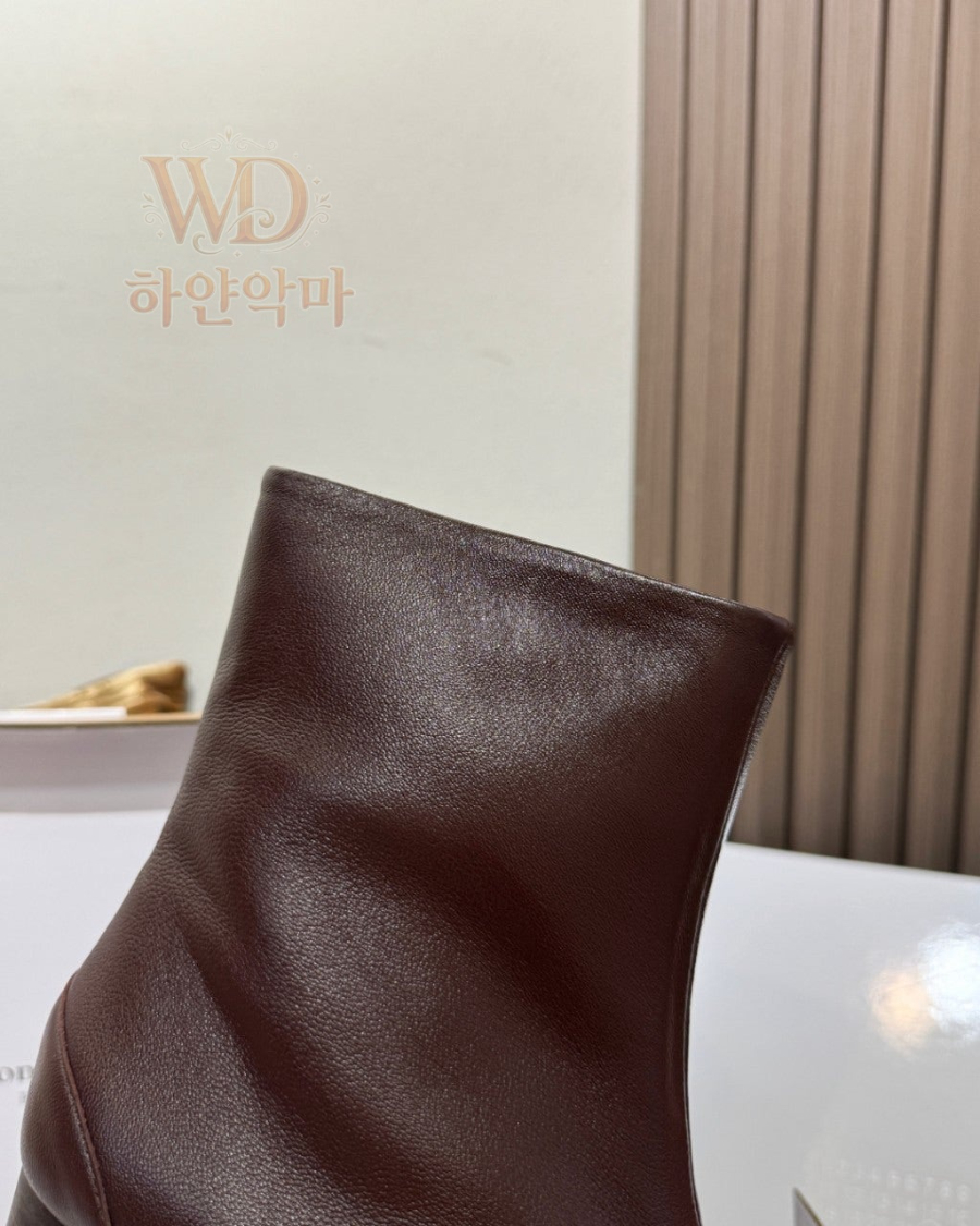 메종마르지엘라부츠-하얀악마-17.jpg
