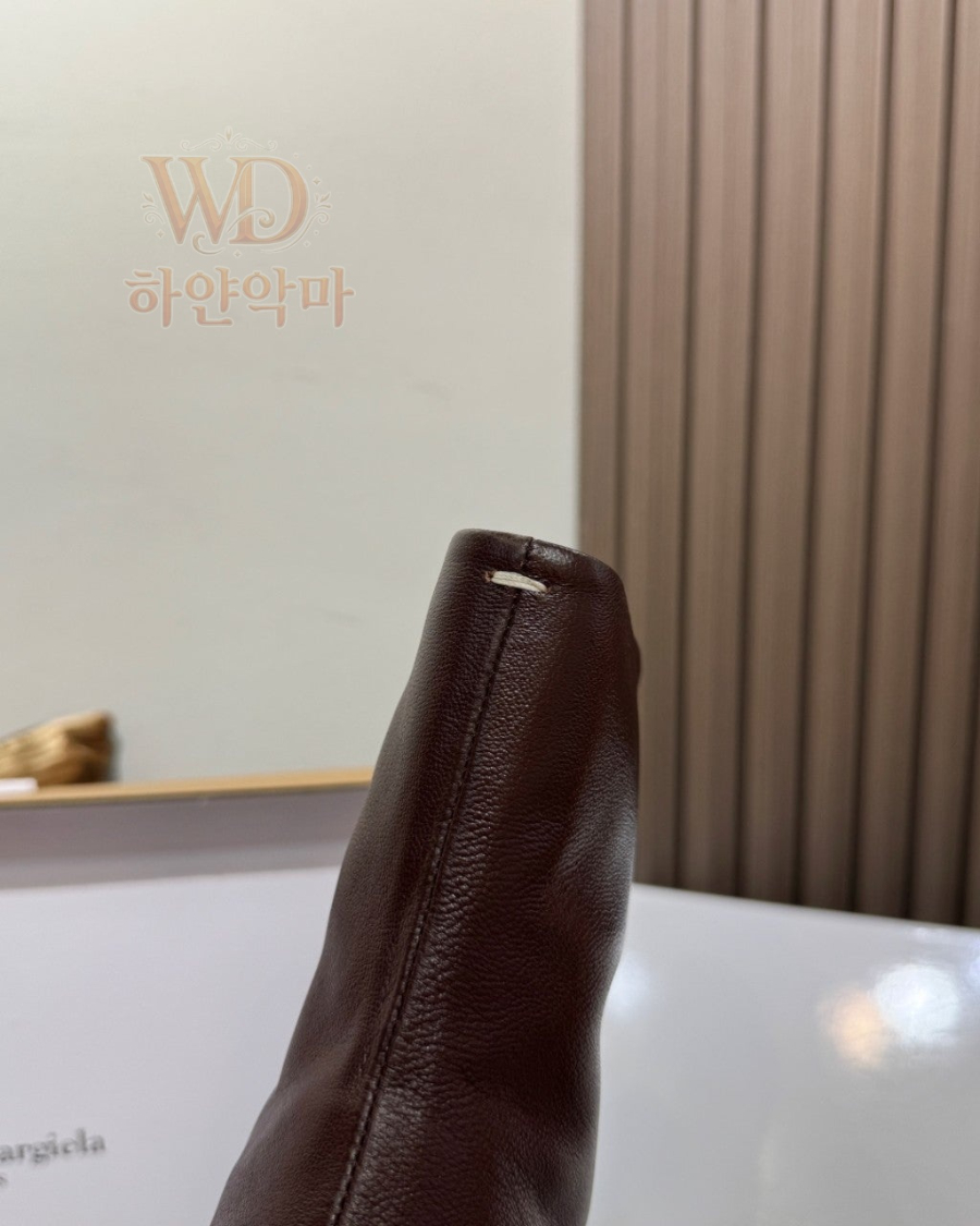 메종마르지엘라부츠-하얀악마-19.jpg