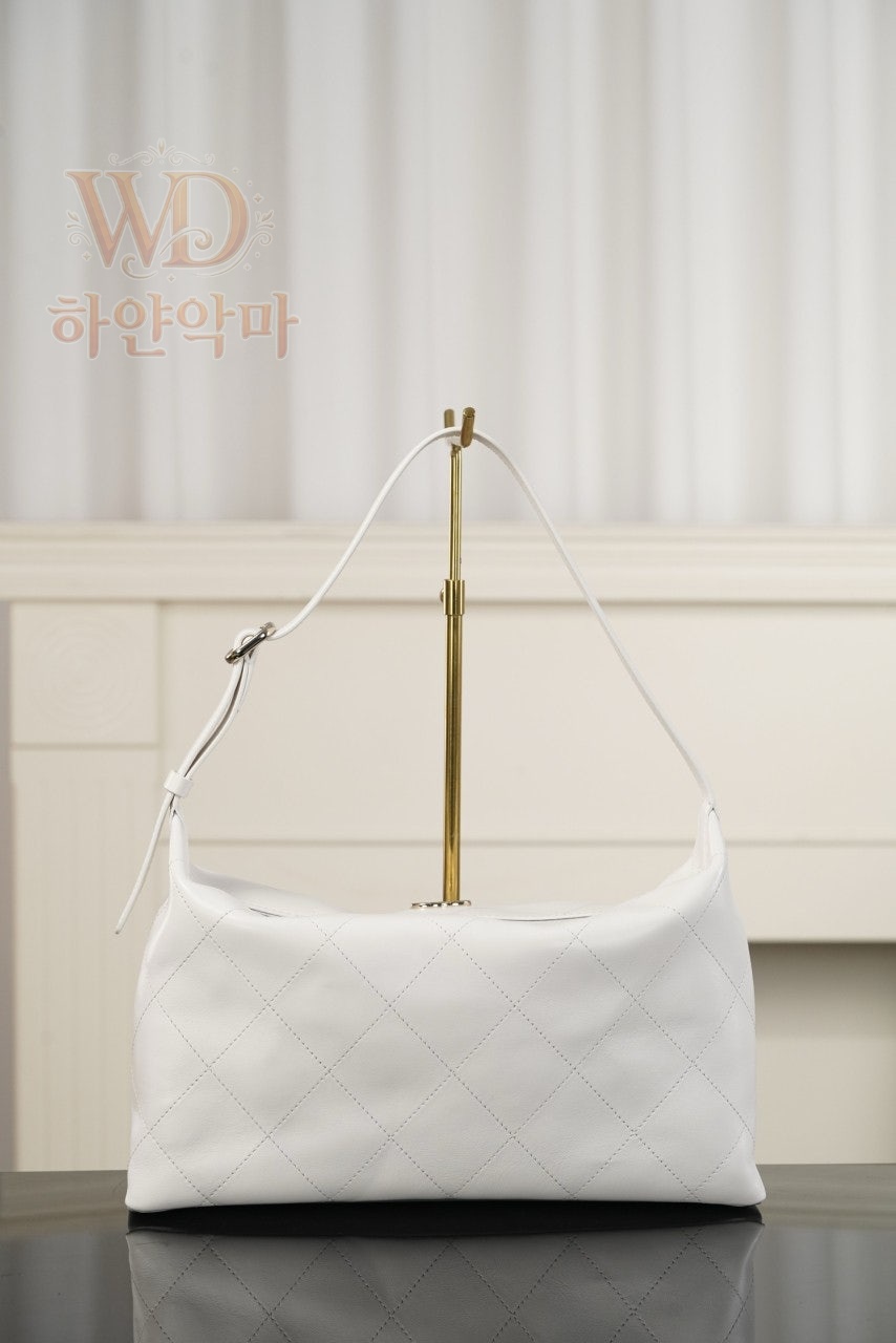 샤넬맥시호보백-하얀악마-3.jpg