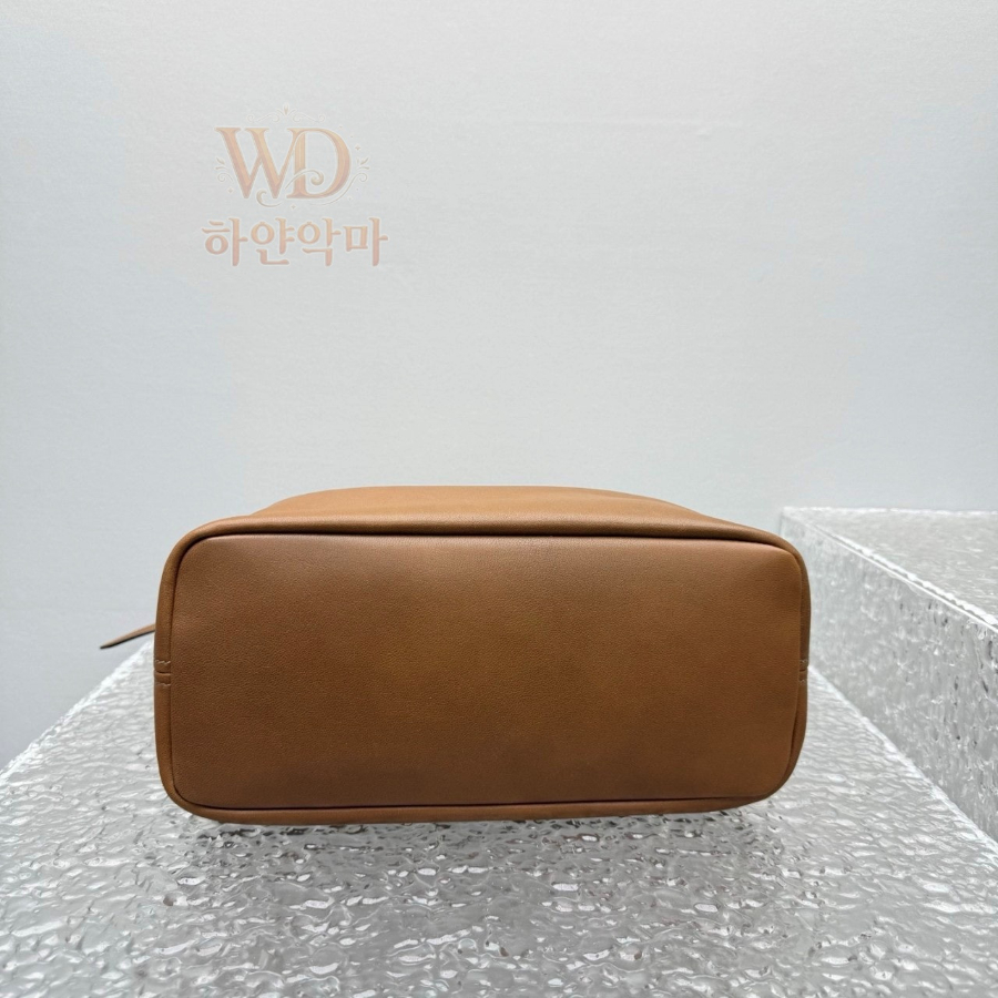 미우미우아방뛰르버킷백-하얀악마-9.jpg