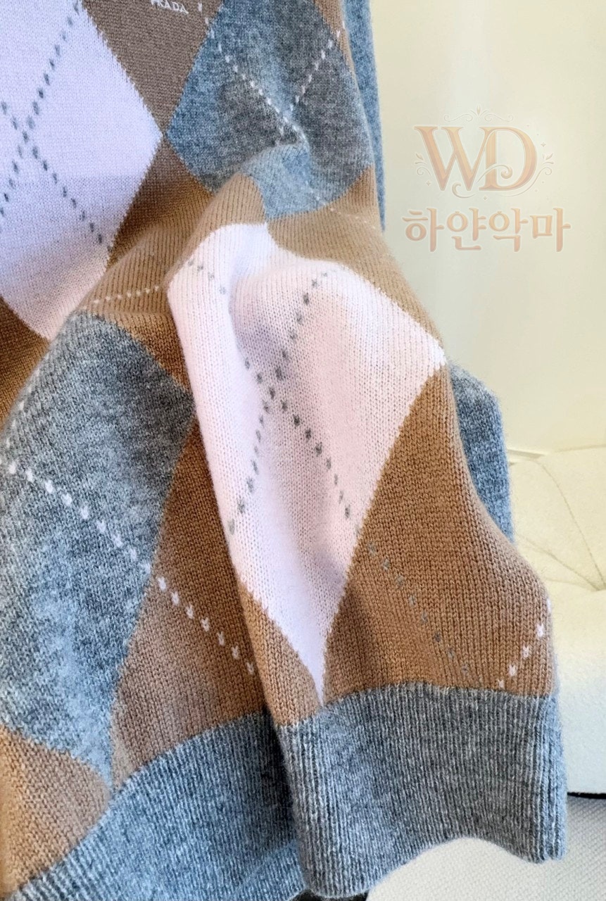 프라다2026반팔니트-하얀악마-11.jpg