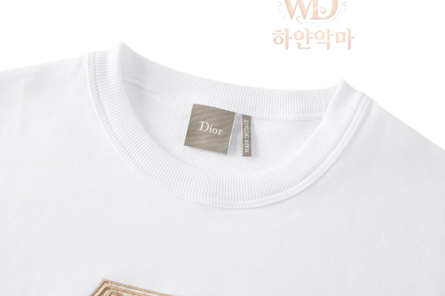 디올자수맨투맨-하얀악마-9.jpg