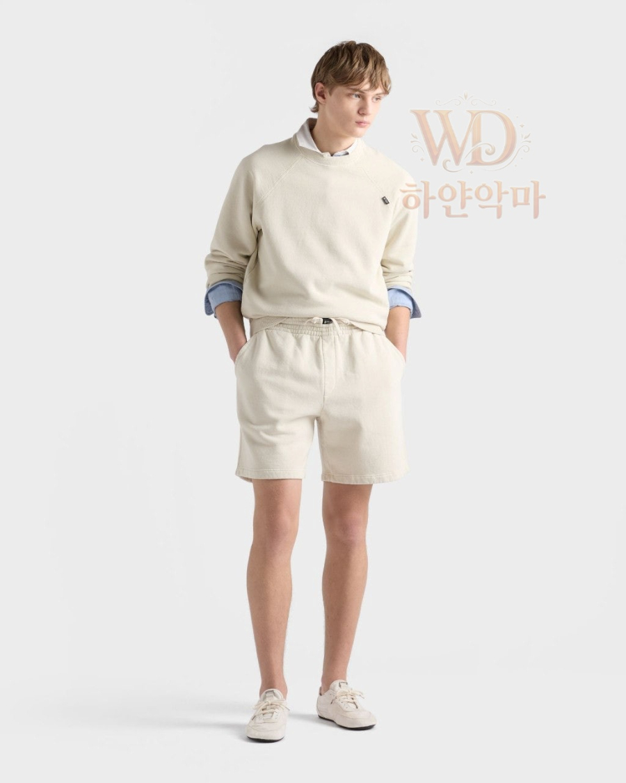 프라다맨투맨-하얀악마-1.jpg