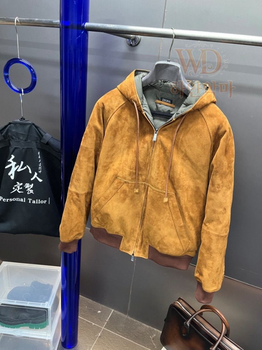 에르메네질도제냐가죽패딩-하얀악마-2.jpg